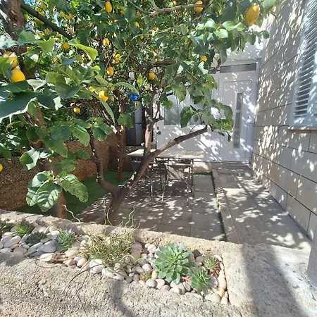 Lemon Garden Apartment
