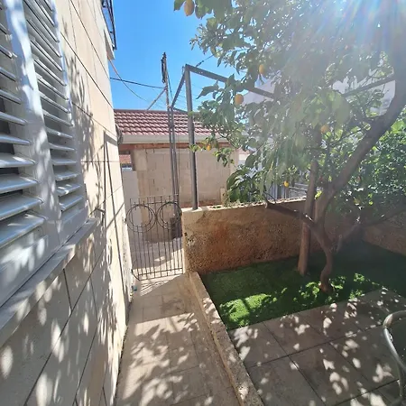 Apartment Lemon Garden